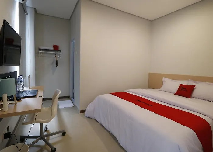 Reddoorz Plus Near Mall Pondok Indah Jakarta